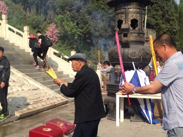 景忠山庙会火爆进行中!有人已经在路上了,你呢?