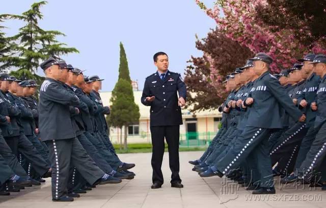 【头条】晋城监狱服刑人员是怎么生活的,跟这个狱警去