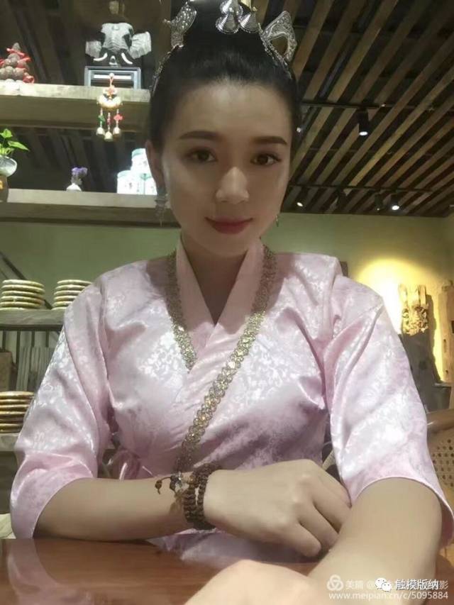 在西双版纳!这是我见过最漂亮的傣族美女大图集,美翻啦