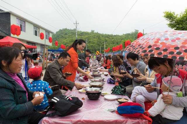 5.20,特别的爱给特别的你:月季园,泡汤宴,摆手舞