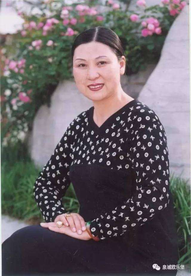 泉城欧乐堡旅游度假区总经理李佳珊 2002年12月 2004年9月29日