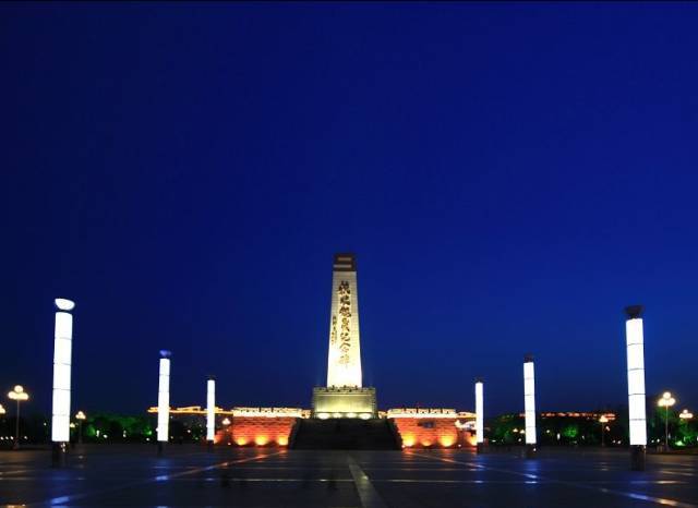 秋收起义广场夜景