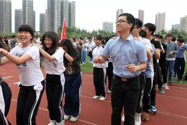 大亚湾第一中学为高三学生准备了一场特别的放松活动