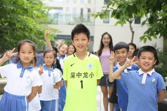 据悉,深圳中学龙岗小学在推进素质教育进程中,在大力提高教学质量的