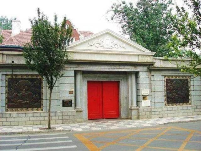 胡佛旧居是是美国第31任总统在天津的旧居,位于马场道原重庆道小学