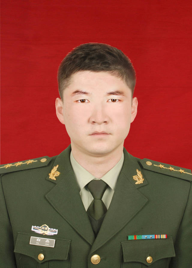 2005年12月入伍,现任武警新疆总队司令部汽车中队中队长