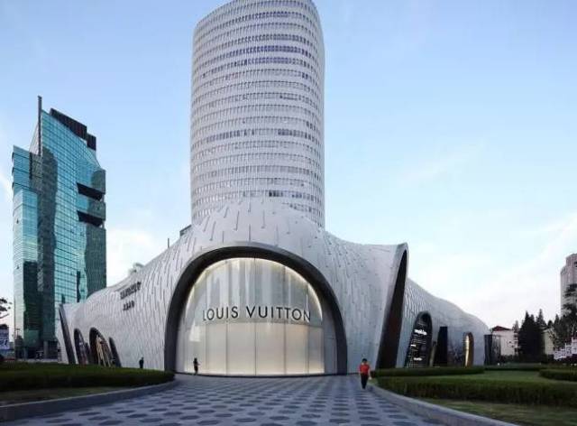上海LV大厦又被评为最丑啦 官方:优雅如贵妇