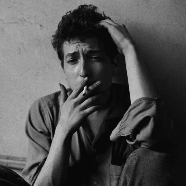 「Bob Dylan」撕开一包薯片,遇见一个诗人