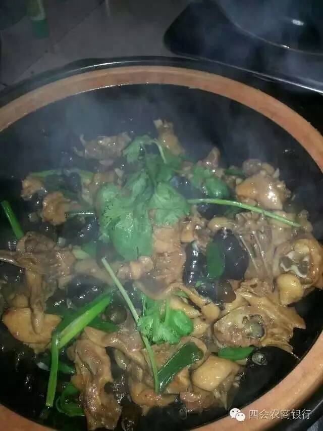 荔枝柴火焖羊肉,柴火焖鹅,椒盐蜂蛹,美极竹虫,特色山坑螺,秘制青头鸭