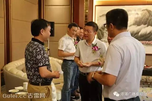 名达威家具生产项目 当天,黄庆华还会见了深圳漳州商会,深圳漳浦商会