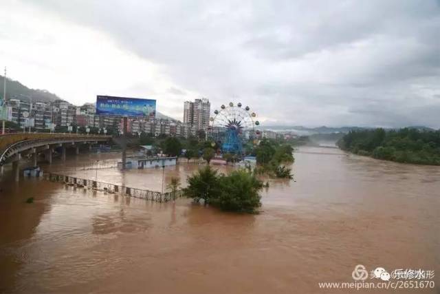 拍摄地点 修水宁红大桥,马家洲游乐场等 摄影制作 夏聘武▍图文编辑