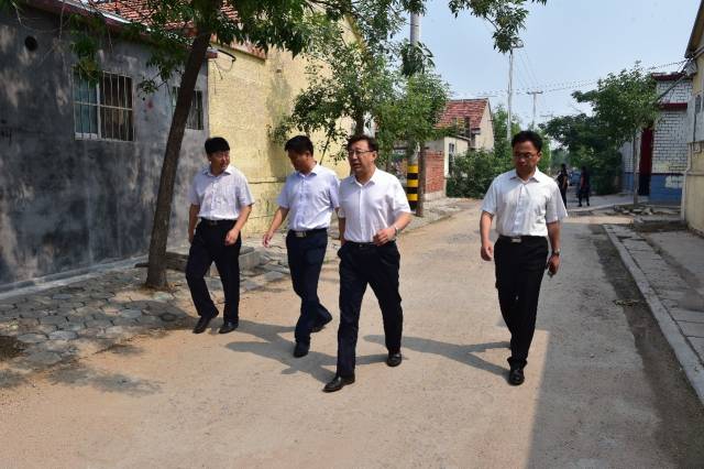 马保文七一前夕走访慰问垦利街道建国前老党员和生活困难党员