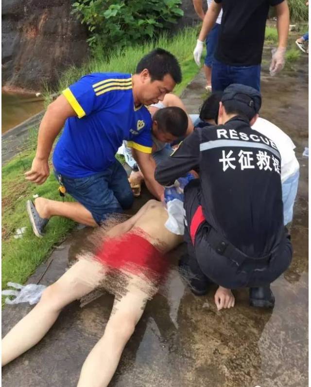 昨天下午,一学生在于都罗田岩游泳时发生溺水身亡
