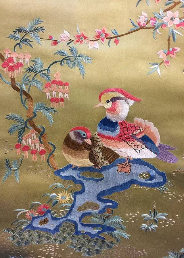 『传统文化 · 刺绣』京绣:针尖上的中国宫廷艺术——一针一线,尽显