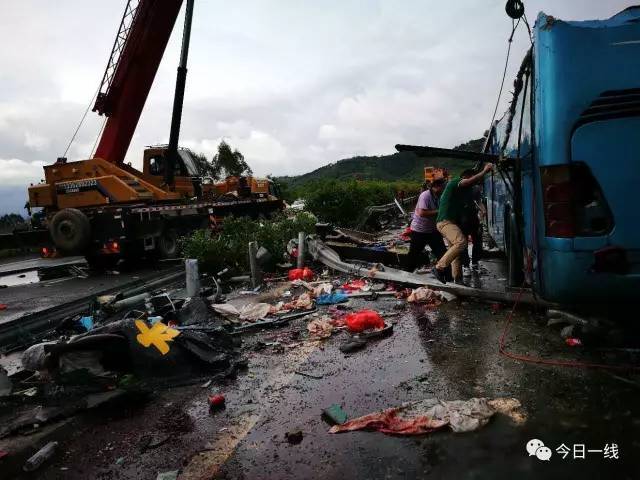 【广东广河高速惠州段重大道路交通事故已造成19人死亡 公安部派出