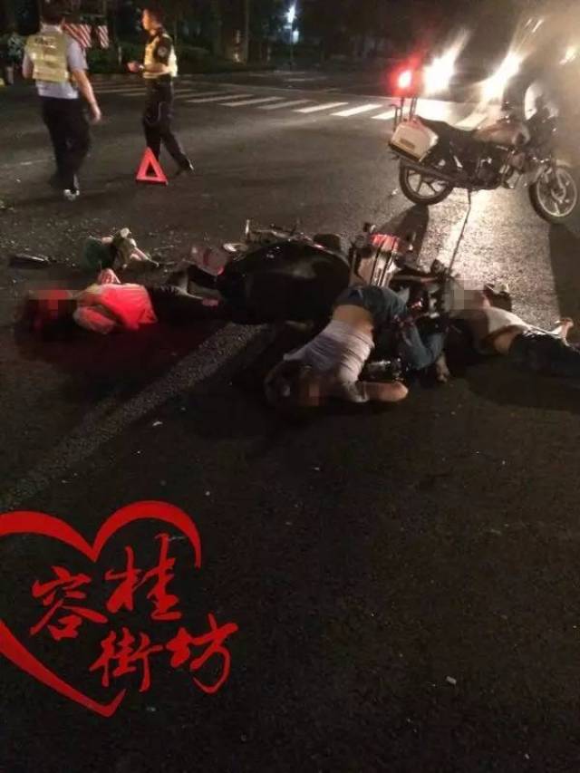 突发!容桂高黎市场旁发生恐怖车祸,三人倒在血泊中