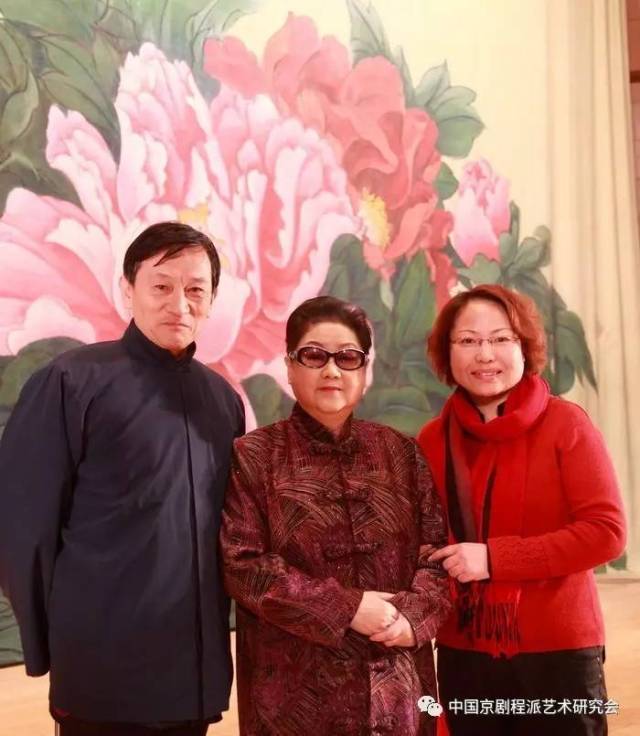 中国京剧程派艺术研究会吴江会长,李世济顾问,武桐羽副会长在一起合影