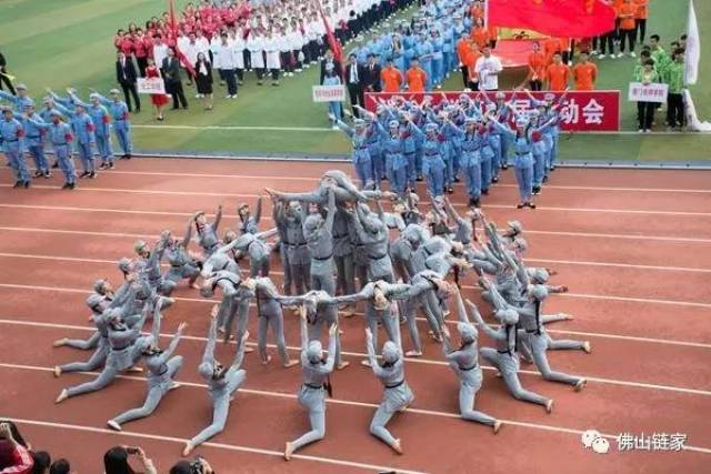 运动员出场时,每个大区方阵都将会有2分钟内的风采展示时间.