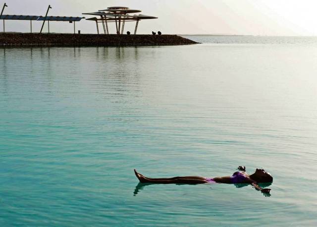 以色列死海|世界最低处的人间天堂!永不沉没的海洋体验