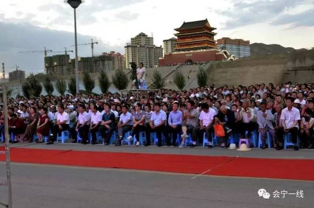 昨晚的汉唐街璀璨迷人,由会宁县住房和城乡建设局,会宁县房地产管理