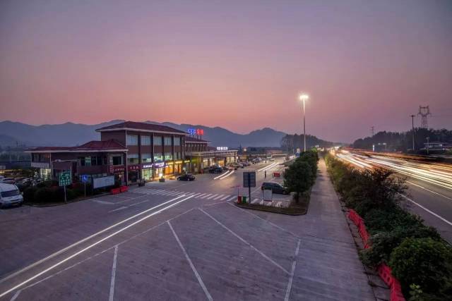 浙江省第一条高速公路——g92杭甬高速公路,余姚服务区是最早的服务区