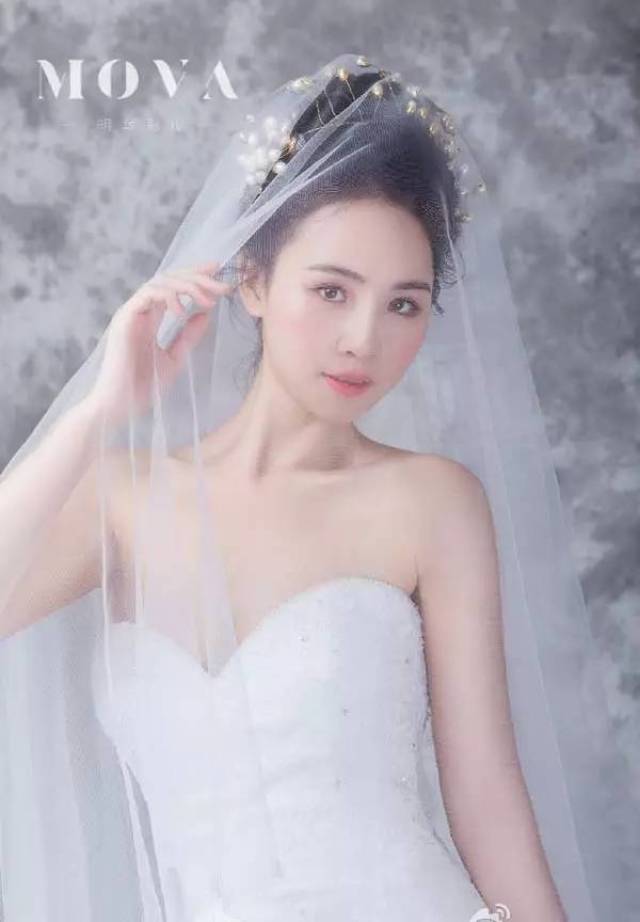 复古婚纱图片_宫廷复古婚纱图片(3)