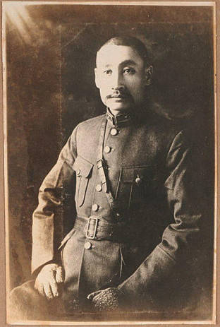 马占山,最早抗日的东北军将领,曾组织江桥