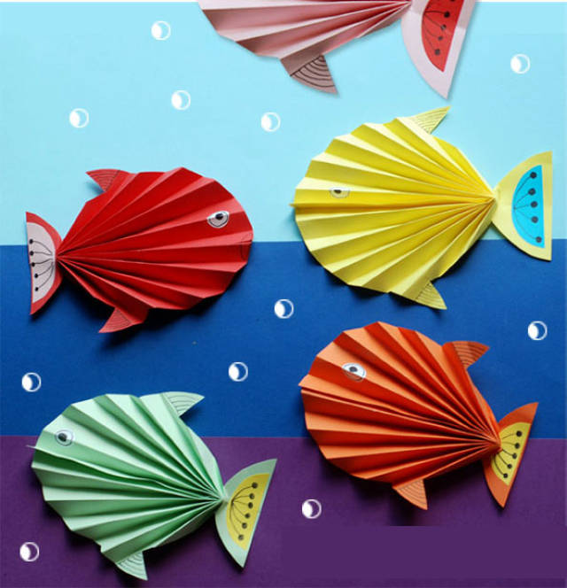 儿童手工diy制作视频:用卡纸制作漂亮的小鱼儿