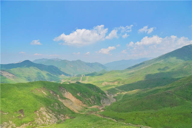 青海拉脊山,乱云飞渡美成了一幅画