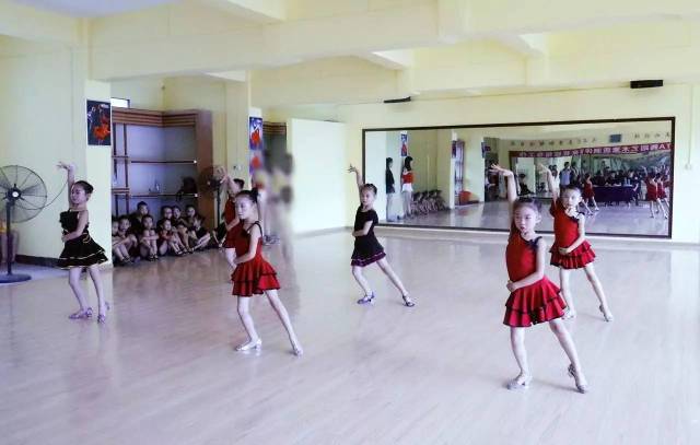 中华舞蹈考级网【红太阳舞蹈培训学校】2017