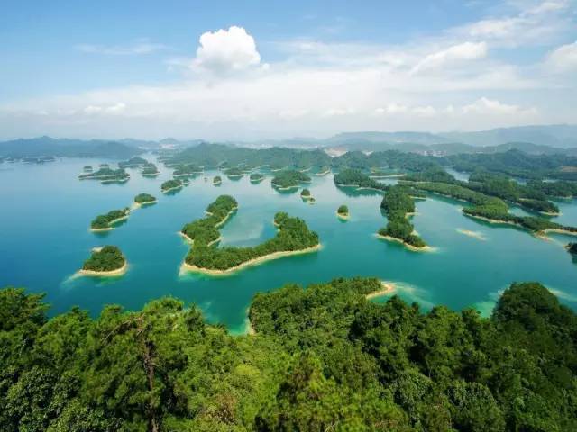 活动内容:即日起至8月31日,全国应届中,高考生持本人准考证游览千岛湖