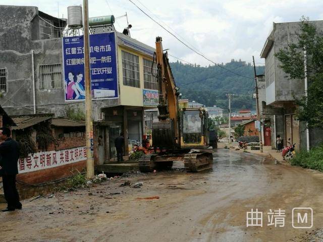 宣威市提升城乡人居环境督查组到田坝海岱督查提升城乡人居环境行动