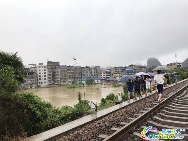 融水县人口_哇塞 场面震撼 国庆小长假,广西各大景区被挤爆 返程必看......(2)