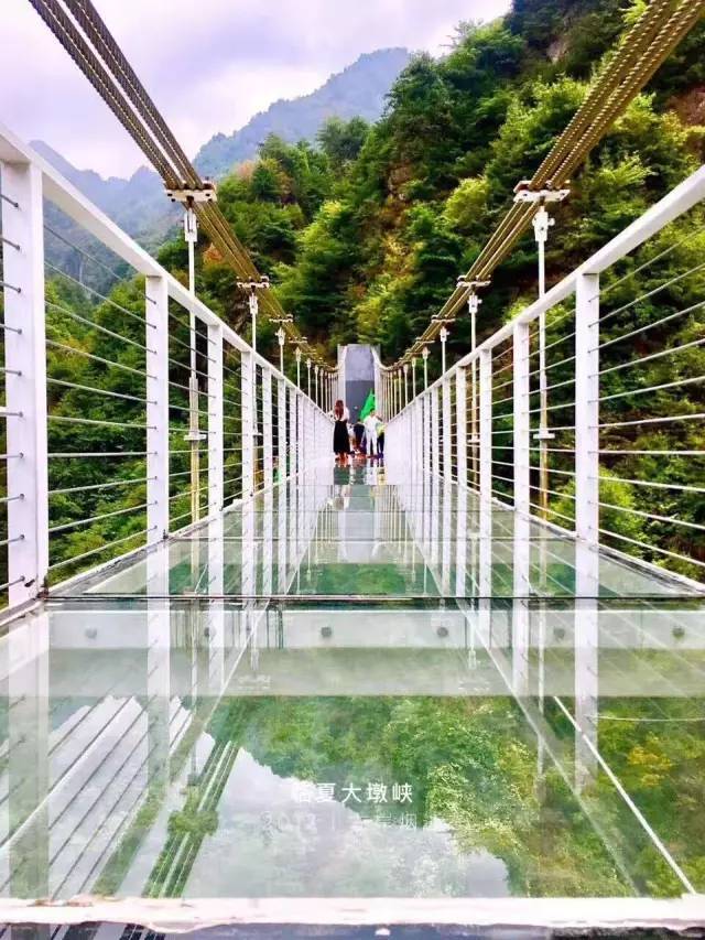 天桥所处的大墩峡大峡谷景区为国家3a级旅游景区,依黄河而生,东临