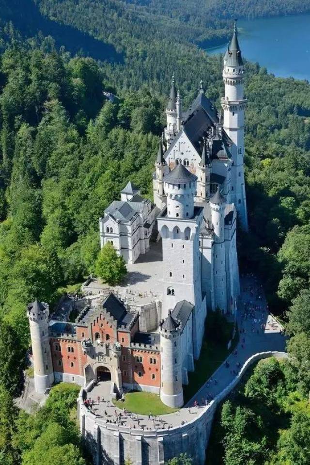 neuschwanstein castle