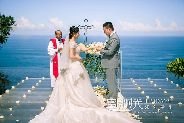 杨幂大婚之选 巴厘岛宝格丽水台婚礼