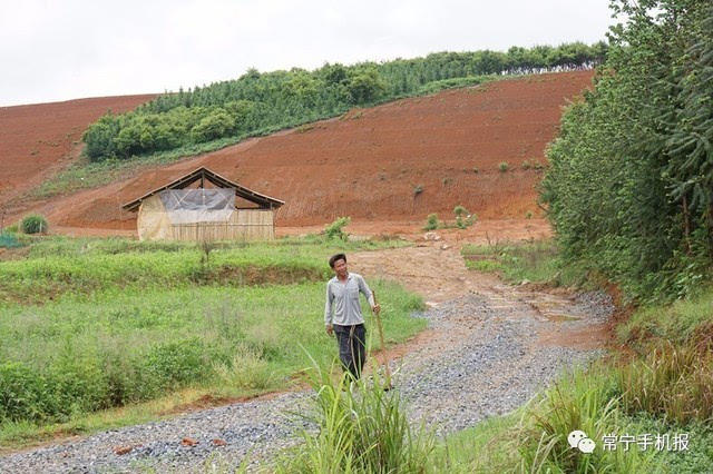 01 勤 奋 自 强 廖运华 廖运华,三角塘镇湖边村村民,儿时因小儿