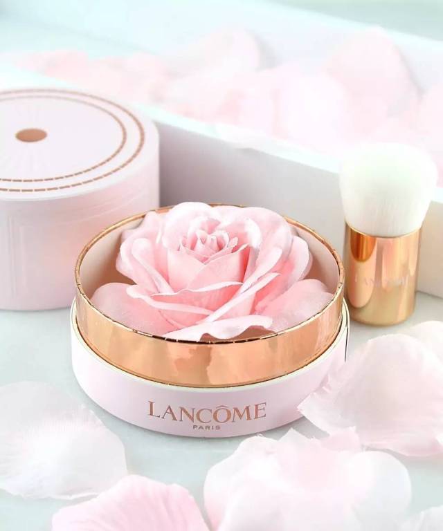 兰蔻立体玫瑰花腮红 (lancome le rose powder) 代购价格约500元