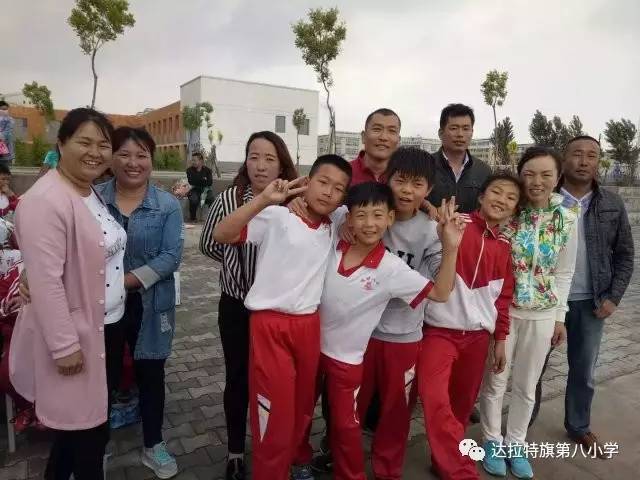 表彰达拉特旗第八小学2016-2017年度市级"温馨教室"