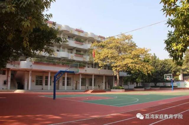 海北小学以"一切为了学生的发展"为办学理念.