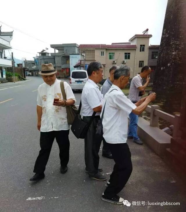 李仲生是石塘人,著名油画家,台湾现代抽象绘画运动的主要倡导者和实践