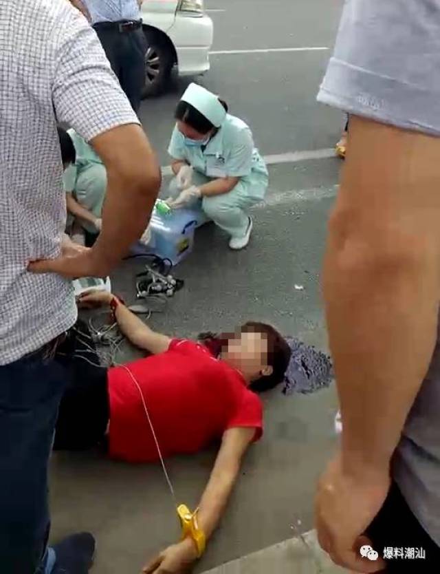 潮州一女子遇车祸身亡,家属与司机发生肢体冲突,场面混乱!