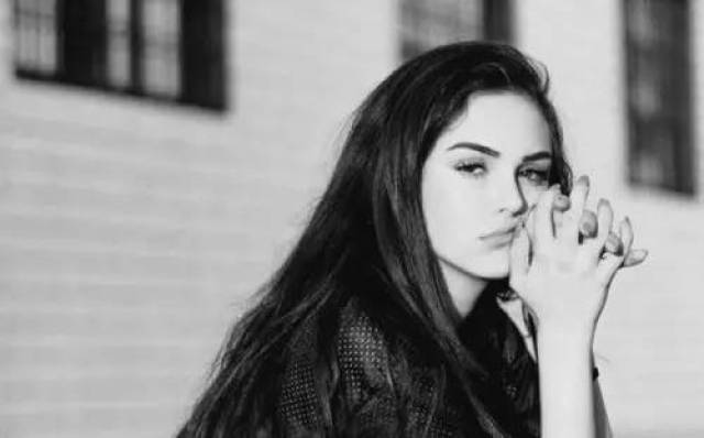 19岁的la女孩maggie lindemann,不只是一个pretty girl,更是一位唱作