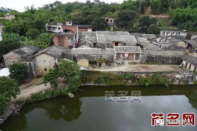 晚报"老茂名"专栏报道的化州"那播书房城"后致电记者说:"在化州文楼镇