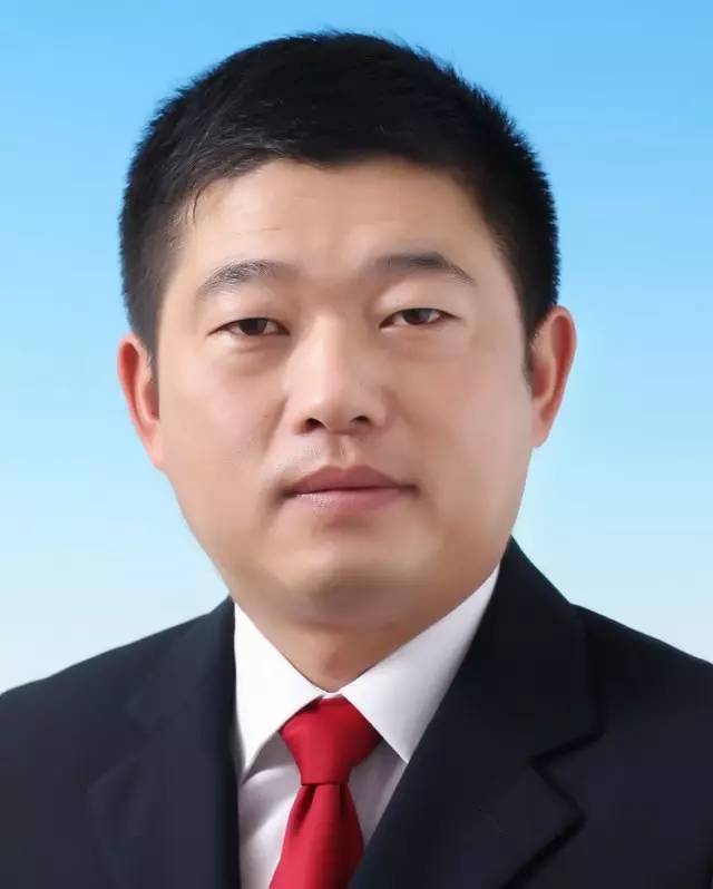 现任温岭市公安局石桥头派出所所长,拟任温岭市石桥头镇党委委员.