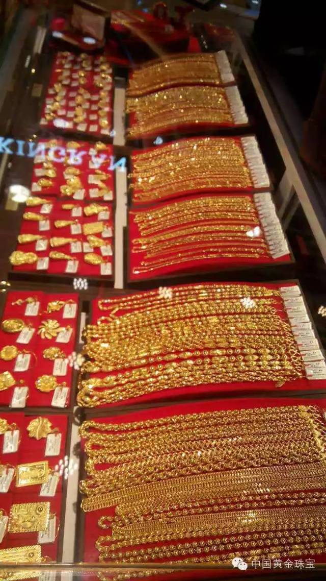 九龙城中国黄金专柜特推出: 回馈一:黄金 "0"元换新款 并且黄金补贴30