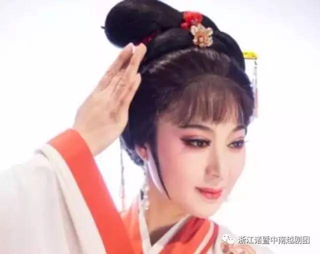 周妙莉,女,1977年出生,国家一级演员,乐清市越剧团青年演员,工旦角