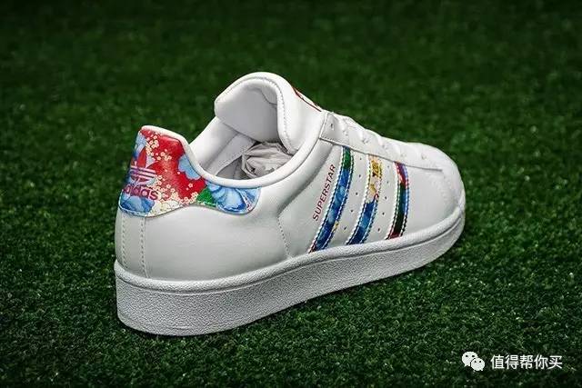 【时尚有范】adidas superstar 炫彩贝壳头女士时尚板鞋