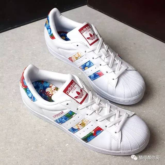 【时尚有范】adidas superstar 炫彩贝壳头女士时尚板鞋