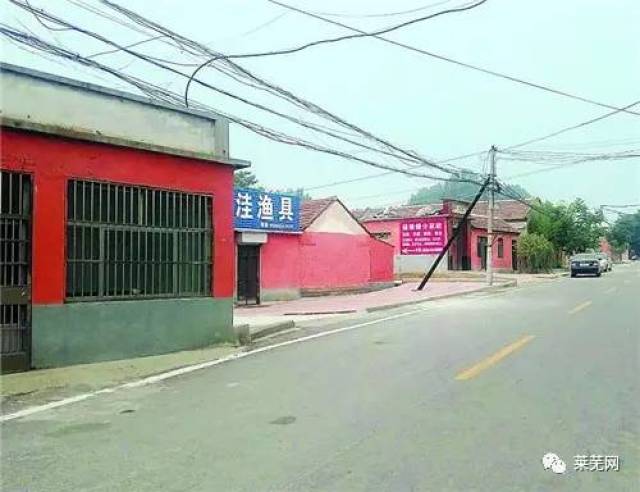 莱芜市创城办工作人员实地走访了凤城街道北埠社区小洼村,东风社区